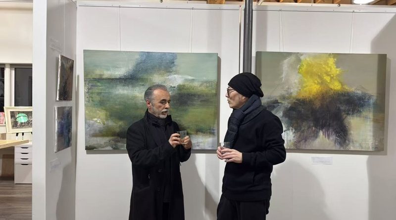 阎威与 Bijan Zamani 携手呈现《吐纳之息》，探讨动静之间的生命表达