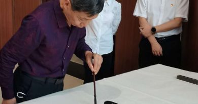 诗人、书法家李国超: 左书右诗  致敬传统