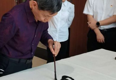 诗人、书法家李国超: 左书右诗  致敬传统